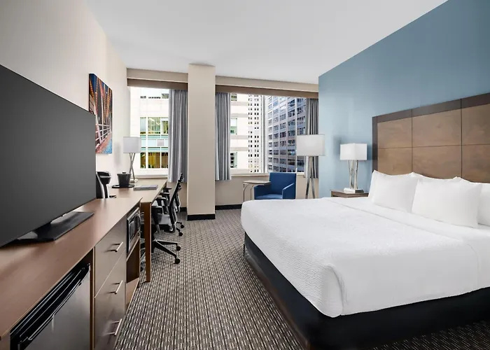 La Quinta Inn & Suites By Wyndham Chicago Downtown