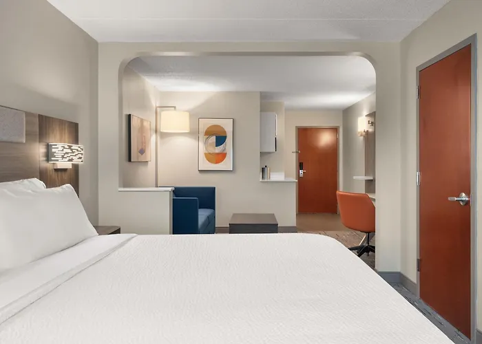Holiday Inn Express & Suites Hawthorne - Elmsford North By Ihg