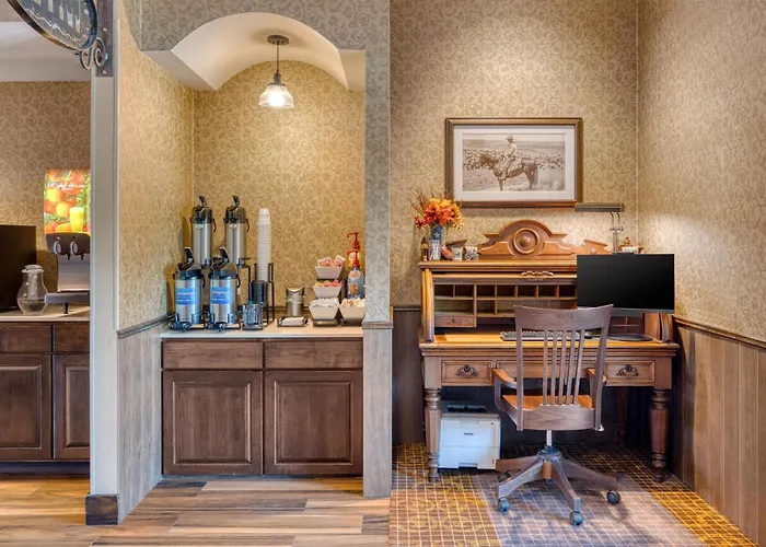 Best Western Bandera Suites & Saloon