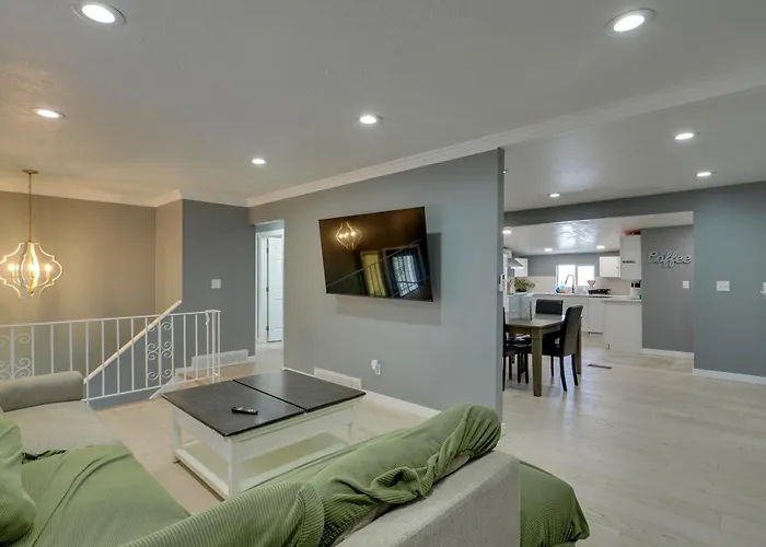 Deck + Yard: Pet-Friendly Apartment In Magna!