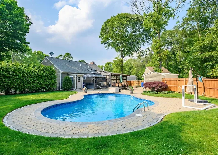 Family Tides: Private Retreat With Pool Hot Tub