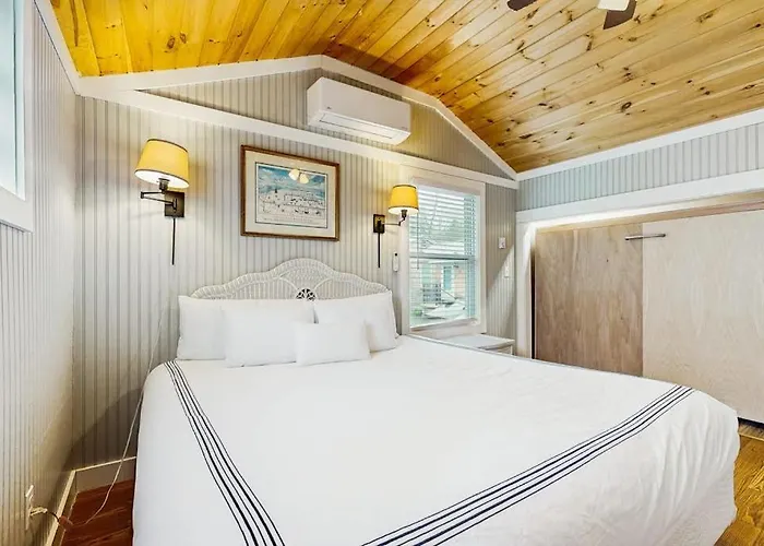Shorelands Resort Cottage 40