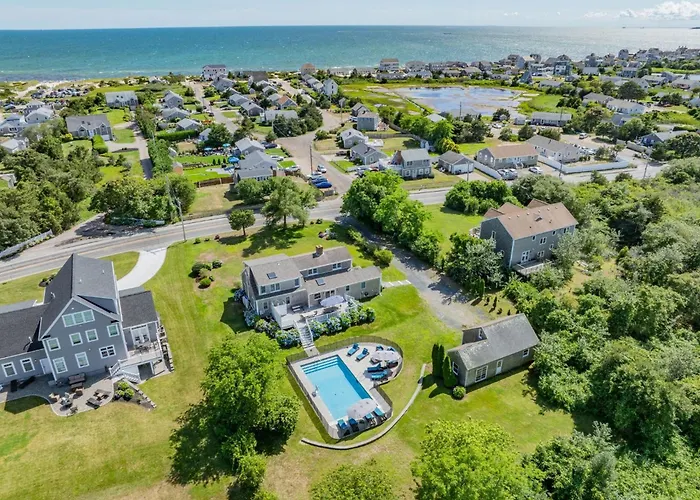 Coastal Escape: Pool, Pet-Friendly Near Beach