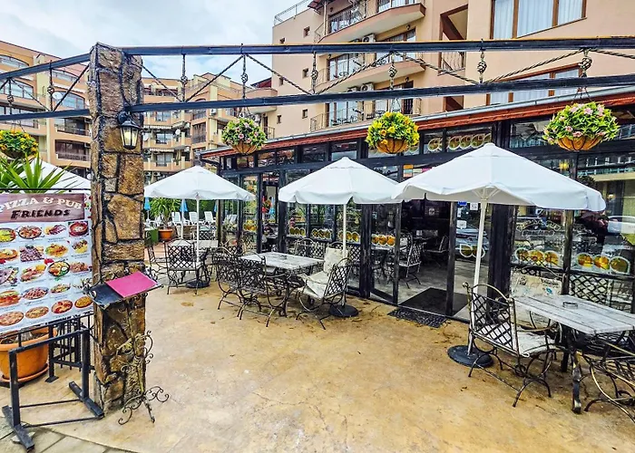 Friends Family Hotel - Free Parking