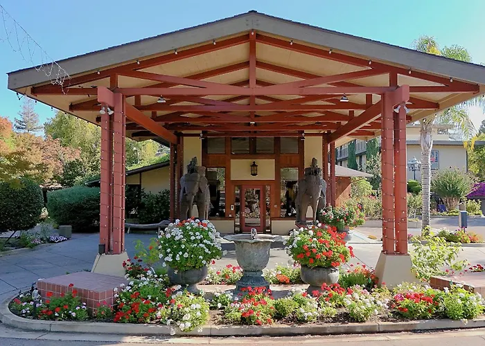 Dinah's Garden Hotel