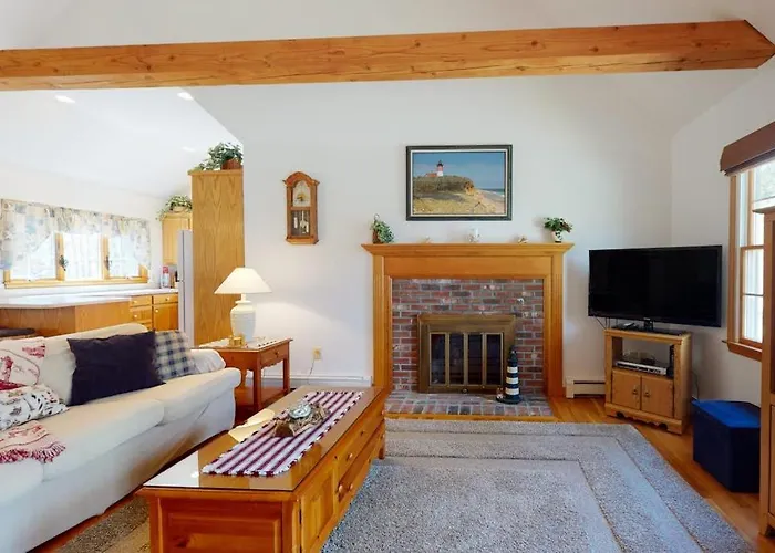 The Tranquil Heron Cottage
