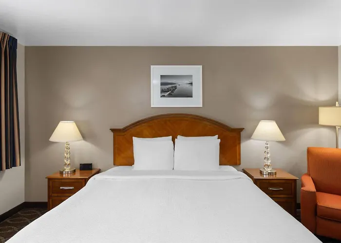 Ramada Bayside Inn & Suites Eureka