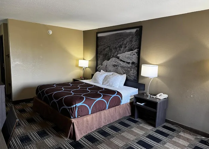 Super 8 By Wyndham Conway