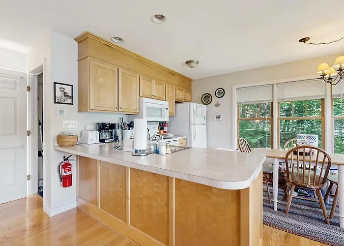 Waterfront Delight At Spindle Point