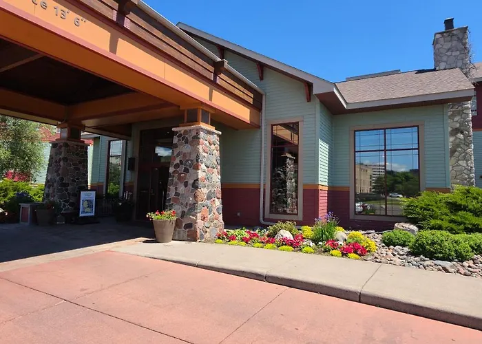 Canal Park Lodge