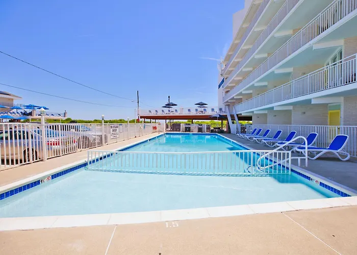 Nassau Inn Beachfront