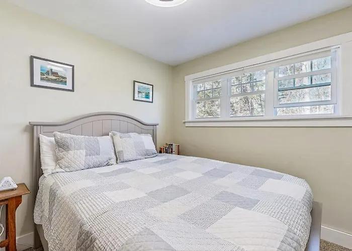 Coastal Bungalow With Large Yard, Beautiful Kitchen, & Great Location