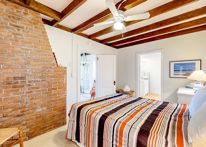 Dog-Friendly Bay View Home - Water Views