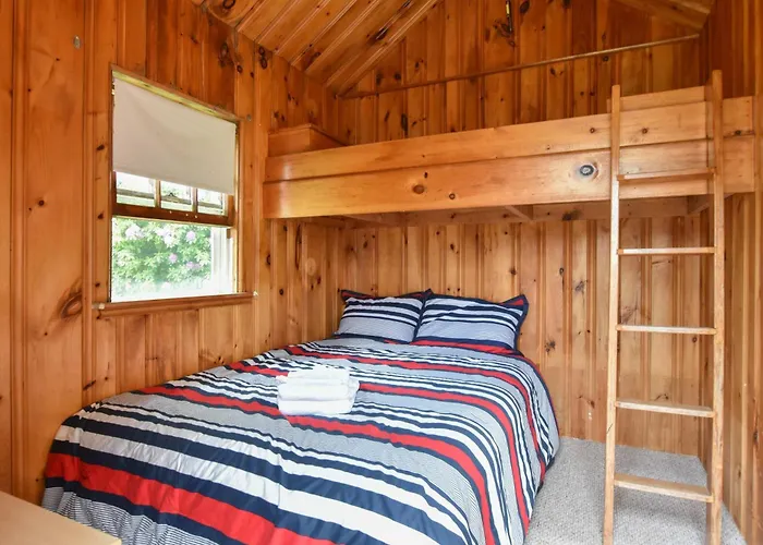 Spacious Beach House 6 Min Walk To Beach