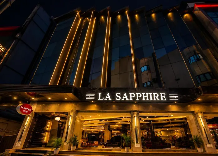 Airport La Sapphire Hotel & Restaurant With Free Airport Drop
