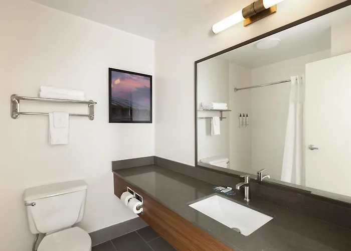 Fairfield By Marriott Inn & Suites Grand Rapids Airport