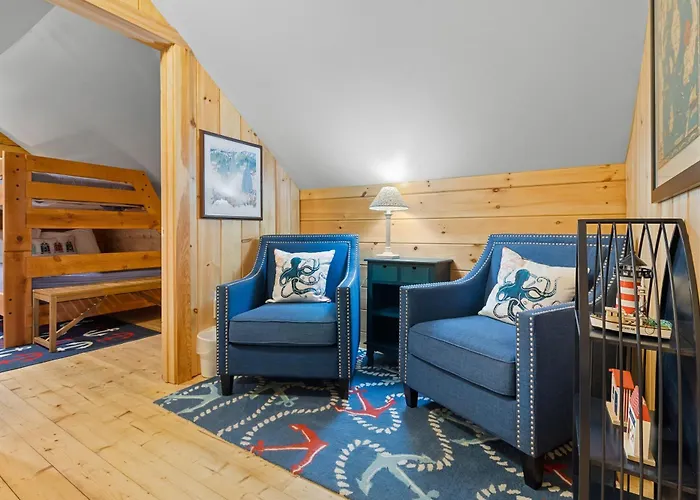 Amazing All-Season Sprucewold Cabin W/ Private Beach Club Access Dog-Friendly
