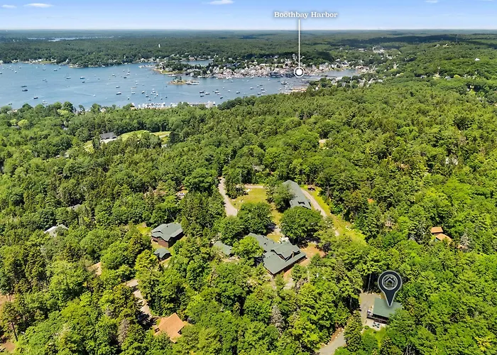 Amazing All-Season Sprucewold Cabin W/ Private Beach Club Access Dog-Friendly