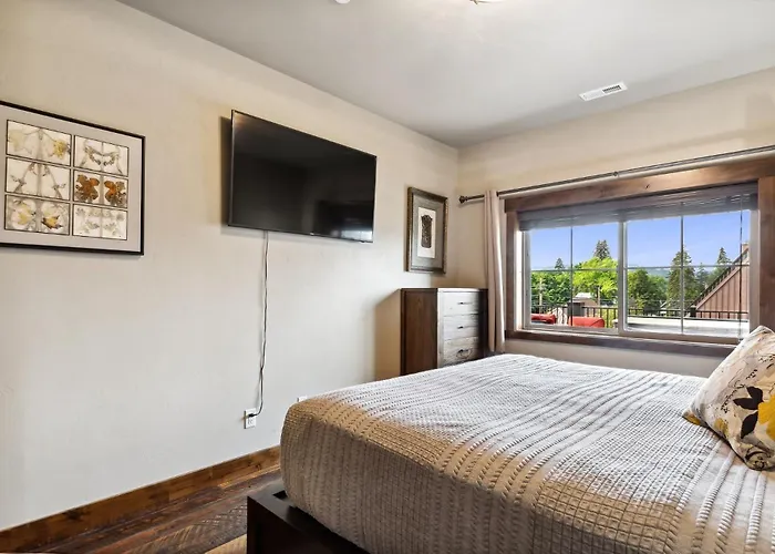 Baker Loft 302
