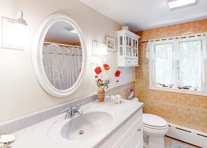 Falmouth Beachtown Getaway