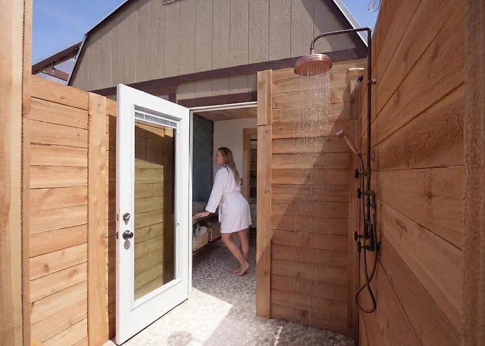 Romantic Luxury Retreat Hot Cold Pool & Sauna
