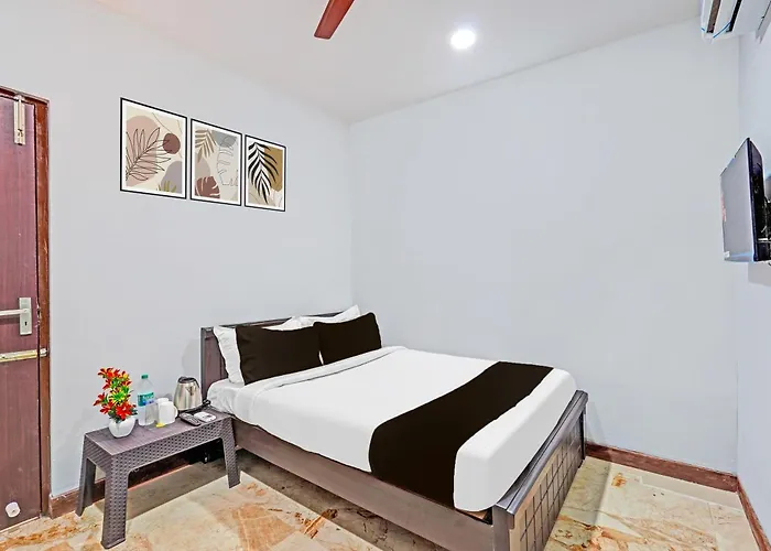 Hotel O Sholinganallur Near Anjaneya Temple