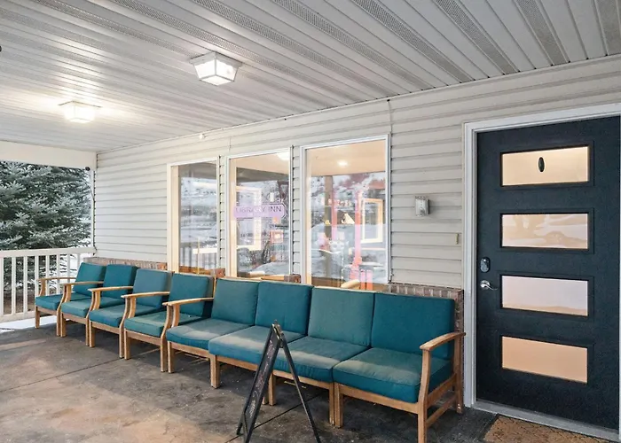 Library Inn - Boutique Rooms - Free Breakfast - Hot Tub