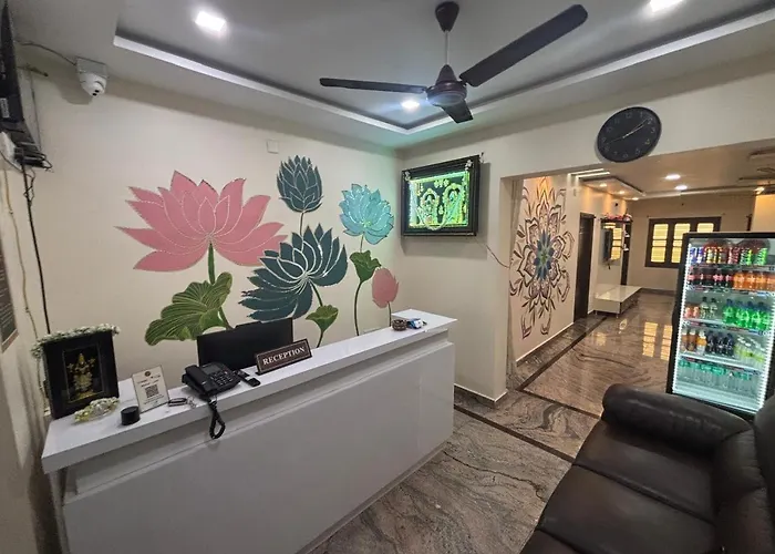 Jay & Jas Hotel