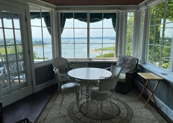 Gregg House - Amazing Views, Sunsets, Private Beach & Boathouse