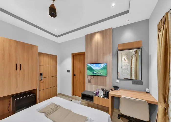 23 Urban Square