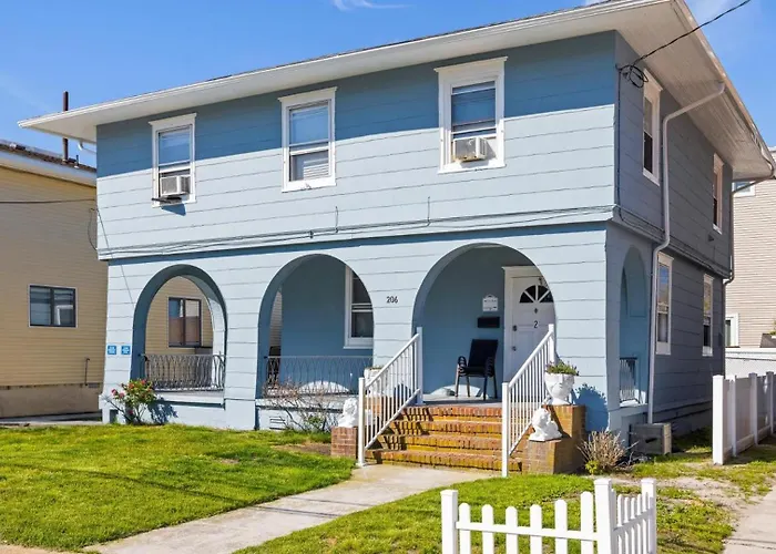 Cozy 1 Bedroom Apt - 3 Blocks To Beach - Sleeps 6