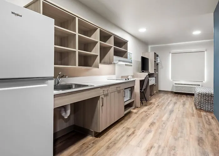 Woodspring Suites Lancaster North