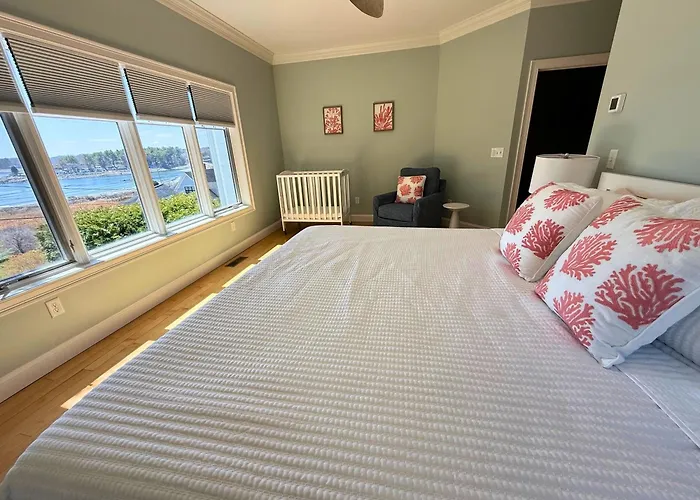 The Hill Dog Friendly Panoramic Ocean Views