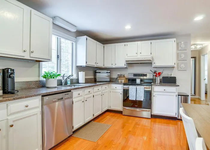 Cape Escape 1 Mi To Beach With Private Deck