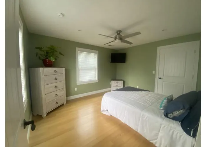 Coastal Retreat W Fire Pit Game Room And Deck