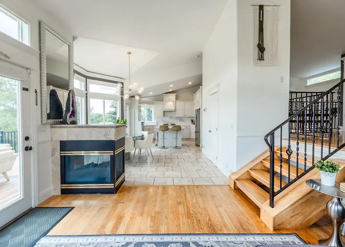 Ski, Hike & Bike: 4,000 Sq Ft Bell Canyon Retreat