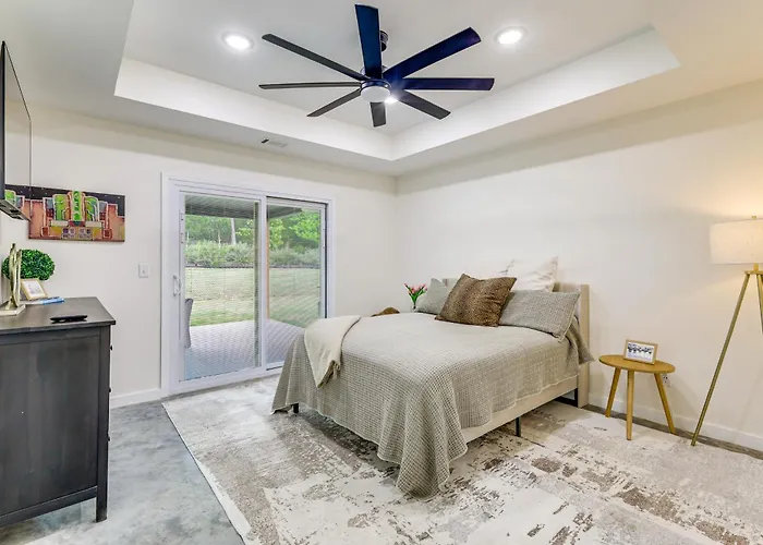 Modern-Style Home W/ Patio, Near Greers Ferry Lake