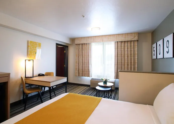 Oxford Suites Spokane Valley