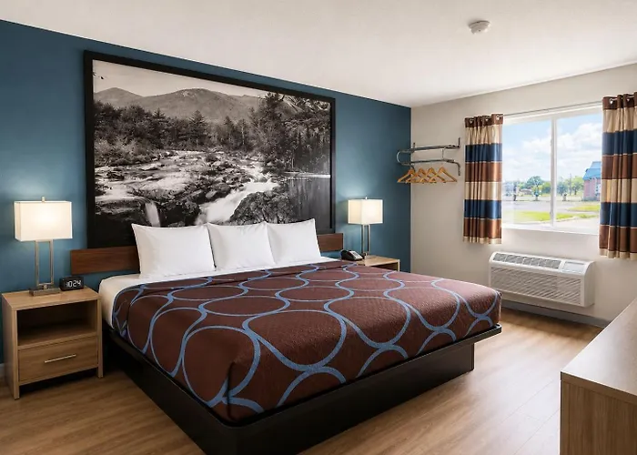 Super 8 By Wyndham Canandaigua
