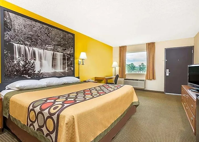 Super 8 By Wyndham Williamsburg