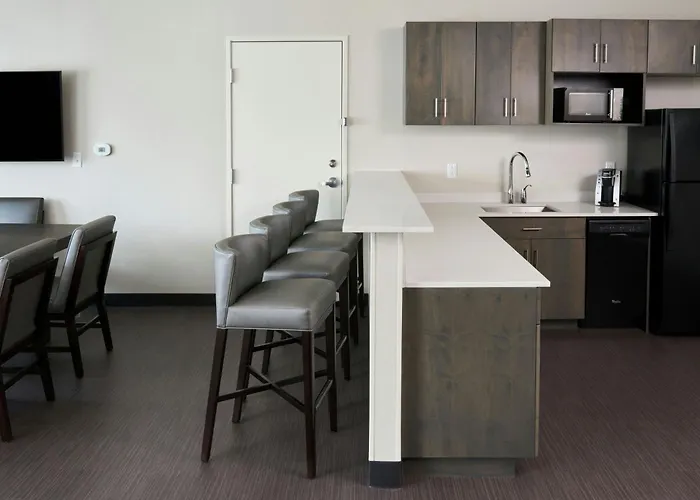 Holiday Inn & Suites Philadelphia W - Drexel Hill By Ihg