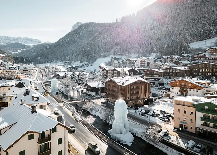 Hotel Cosmea - Your Dolomites & Honeymoon Experience Ortisei