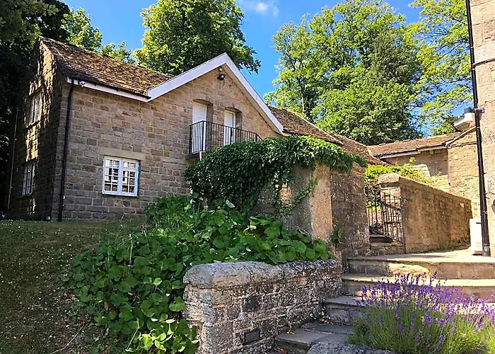 Wood Hall Hotel & Spa
