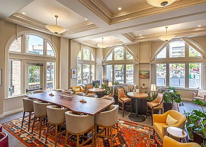 Hotel E