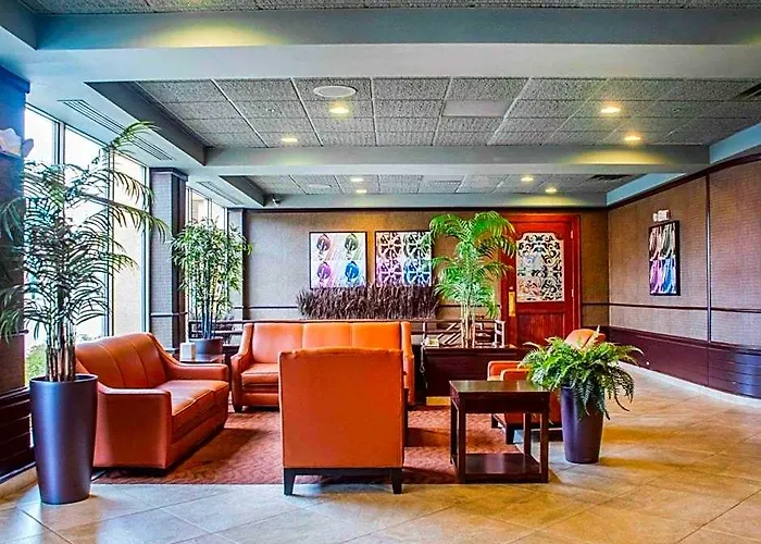Clarion Hotel & Suites Riverfront