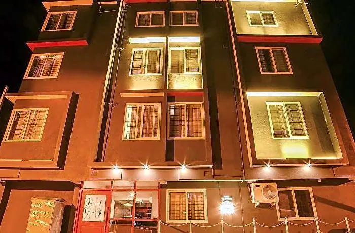 Townhouse Sarvar Hospitality Near Ascendas Park Square Mall