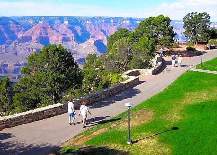 Thunderbird Lodge