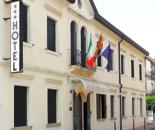 Hotel Cris Mestre