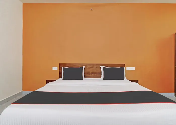 Collection O Golden Hitech Hotel