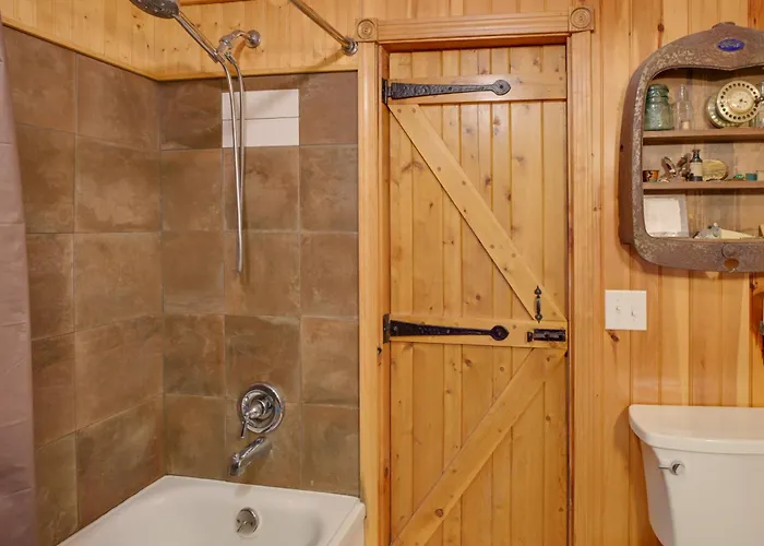 Cozy River Cabin W/ Fishing, Kayaks & Atv Access!
